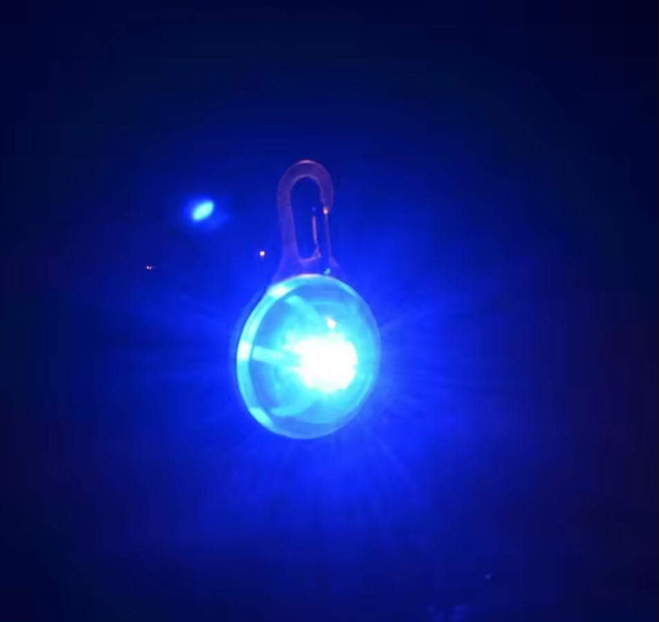 Pandativ pentru catei, Zola®, cu 3 moduri de iluminare, carabiniera metalica, lumina LED, alb Pandativ pentru catei, Zola®, cu 3 moduri de iluminare, carabiniera metalica, lumina LED, alb
